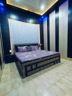 Anjani Home I A Comfy Family Stay I GroundFloor - Varanasi - 9