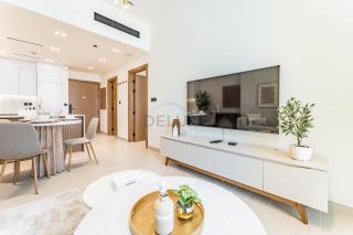 Community Views 1BR Next to Mall and Park, Binghatti Amber, Jumeirah Village Circle by Deluxe Holiday Homes - 3