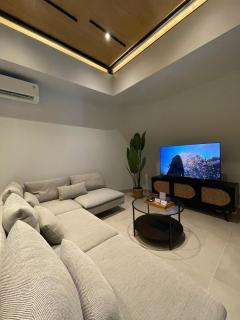 Villa Jerapah Canggu, Exquisite Brand New Villa 2BR - 10 minutes to Batu Bolong Beach - Tumbak Bayuh - 7
