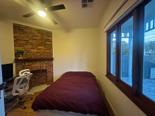 Stylish 3BR Home in Coburg - Melbourne - 1