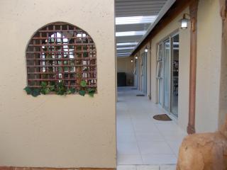 Homestay Travel Guest House - Roodepoort - 8