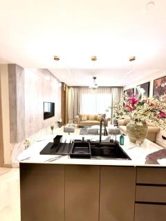 Cozy, Fully Fitted Smart Home - 9