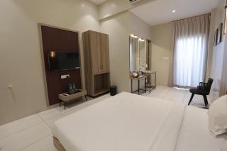 Vaishnav Hotel - Latur - 5
