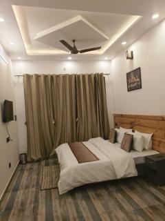 Nature Oaks Luxury stayz Nainital - Bhīm Tāl - 1