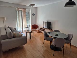 Apartments 402 - Bar - 7