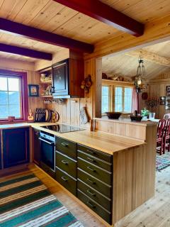 Family-friendly cabin in idyllic mountain setting - 6