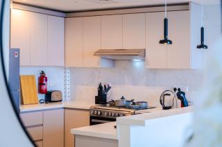 Stylish 1BR in Wasl 1 with Balcony & Pool - Dubai - 7