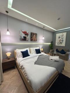 Chic Urban Studio Apartment - Gurgaon - 6