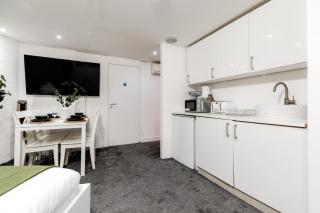 Regents Street's Superb Studios! - 9