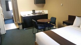 Chinook Country Inn - 5