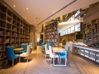 Qingdao Tired Bird Hotel - 4