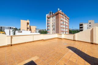 Spacious 3-Bedroom Apartment in Málaga - Málaga - 7
