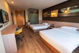 IU Hotel Zhengzhou Wenhua Road Sanquan Road Branch - Zhengzhou - 0