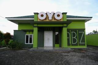 OYO 752 Abz Guest House Syariah - Jambi - 9