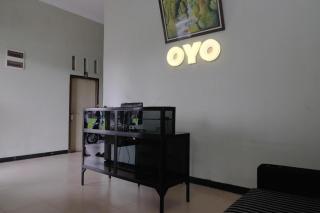 OYO 752 Abz Guest House Syariah - Jambi - 3