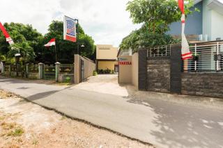 OYO 3387 Nakula Homestay Syariah - Tuban - 7