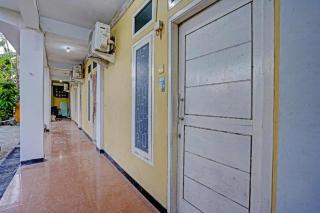 OYO 91653 Grand Syariah Hagawa Lamongan Near SPORT CENTER LAMONGAN - Lamongan - 6