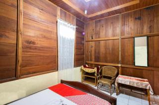 OYO 92572 Mountain View Homestay - Manado - 1