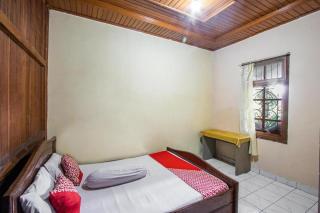 OYO 92572 Mountain View Homestay - Manado - 1