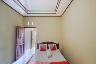 OYO 92572 Mountain View Homestay - Manado - 4