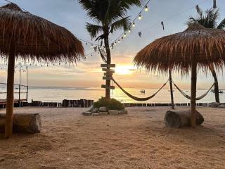 Golden Dragon Beach Resort Pattaya (Bang Lamung) - Pattaya - 0