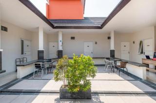 OYO Living 1877 Side Corner - Cirebon - 8