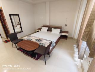 Hotel Rudraksha Home - Jāmb - 6