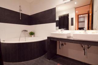 Catalunya Executive 3 bedrooms, 3 bathrooms AC wifi - 2