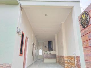 U Eleven Syariah Homestay - Jakarta - 4