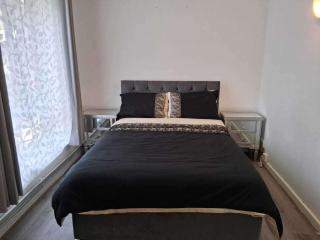 Stylish 1 Bed Apartment - Londra - 0
