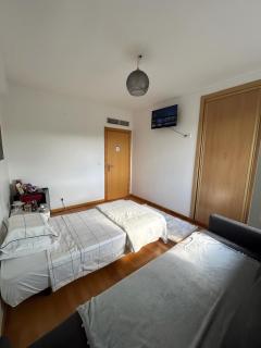Entire House Room Fanhoes - - 5