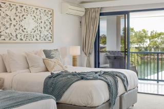 Stunning Waterfront Coastal Retreat, sleeps 13 - Twin Waters - 7