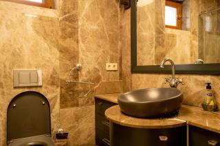 Super Central 3-Bedroom Apartment - Istanbul - 1