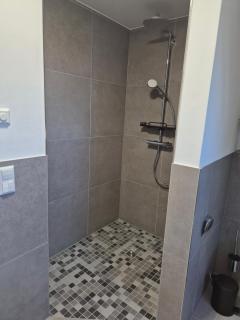 4 separate Ferienwohnungen in Traumlage mit Garten - Dornum - 8