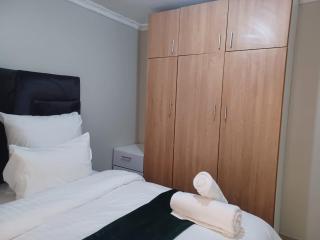 Gold Crown Self-Catering Apartment - Johannesburg - 2