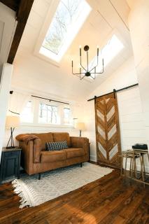 Breathtaking Tree House with Jacuzzi and Lofted Interior in Georgia - Rising Fawn - 4