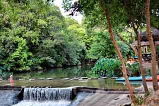 Luxury Safari Tent in Texas, Perfect for Glamping in Cibolo - 8