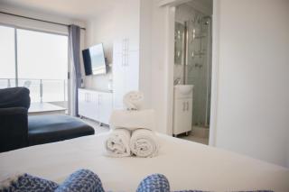 Bloubergstrand Beachfront Apartment with Secure Garage and Pool - 7