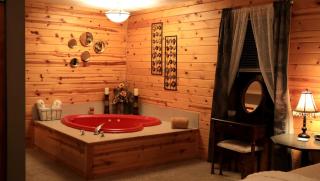 Cozy Cabin Retreat Close to Rivers and Lakes in Eureka Springs, Arkansas - Eureka Springs - 1