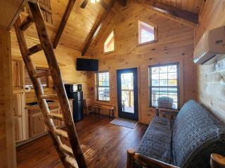 Lofted Cabin Wonderful for Outdoor Adventures in Ohio - 7