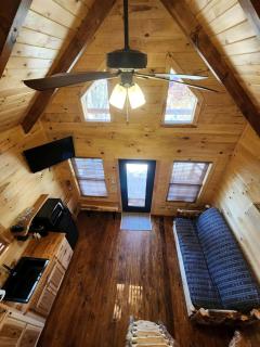 Lofted Cabin Wonderful for Outdoor Adventures in Ohio - - 1