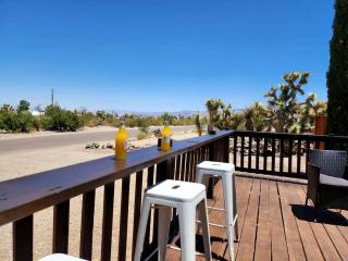 Modern Cabin with Arcade, Foosball Table and Fire Pit in Meadview, Arizona - Meadview - 3