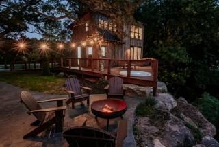 Luxurious Cabin with Jacuzzi and Breathtaking Views in Georgia - Rising Fawn - 9