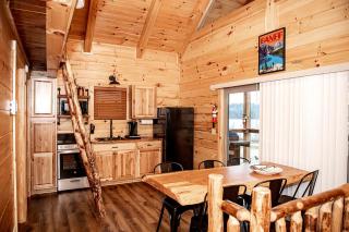 Luminous Cabin with Hot-Tub, BBQ and Deck in Ohio - 8