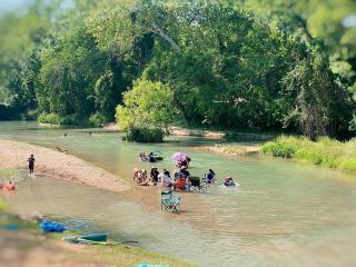 Texas Creekside Safari Tent Glamping Perfect for Nature Retreats for Water Sports Enthusiasts - Kingsbury - 7