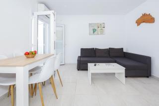 Villa Garasa - Cala Blanca - 5