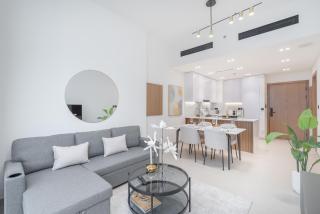 Stylish 1BHK by CzechIn Pool & Gym Prime JVC - 6