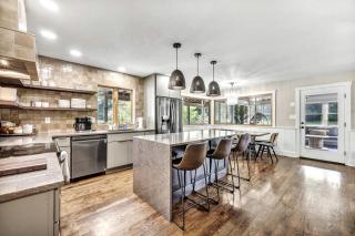 Cozy Secluded Cabin with Games and Hot-tub in Sarahsville, Ohio - - 7
