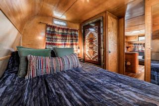 Vintage Camper Amazingly Equipped Great for a Unique Getaway in Texas - Spicewood - 4