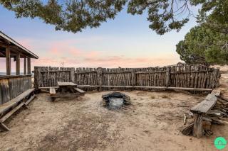 Rustic Secluded Cabin with Stunning Sights in Monticello, Utah - Monticello - 1